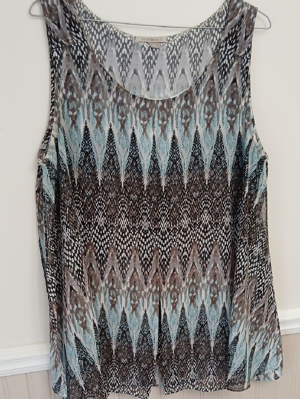 Roz & Ali Sleeveless Printed Tank Top - Brown, Blue & White